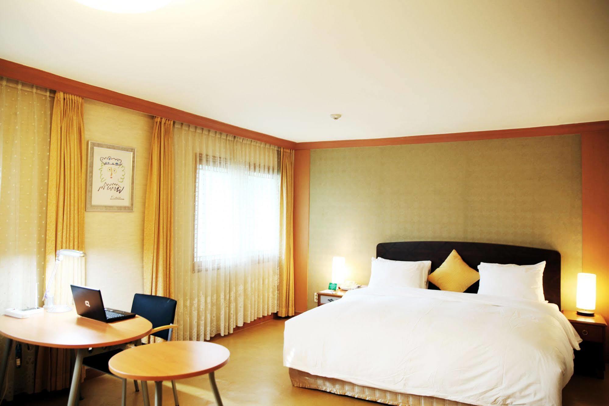 Admiral Hotel Geoje Exterior photo